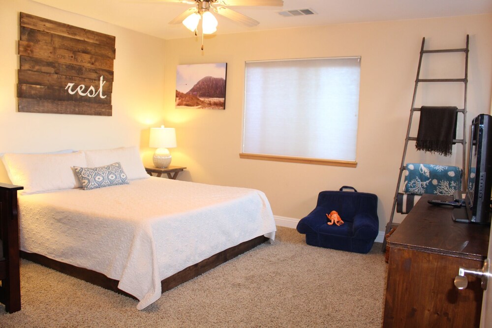 The Driftwood House 1/2 mile from Embarcadero Morro Bay Vrbo