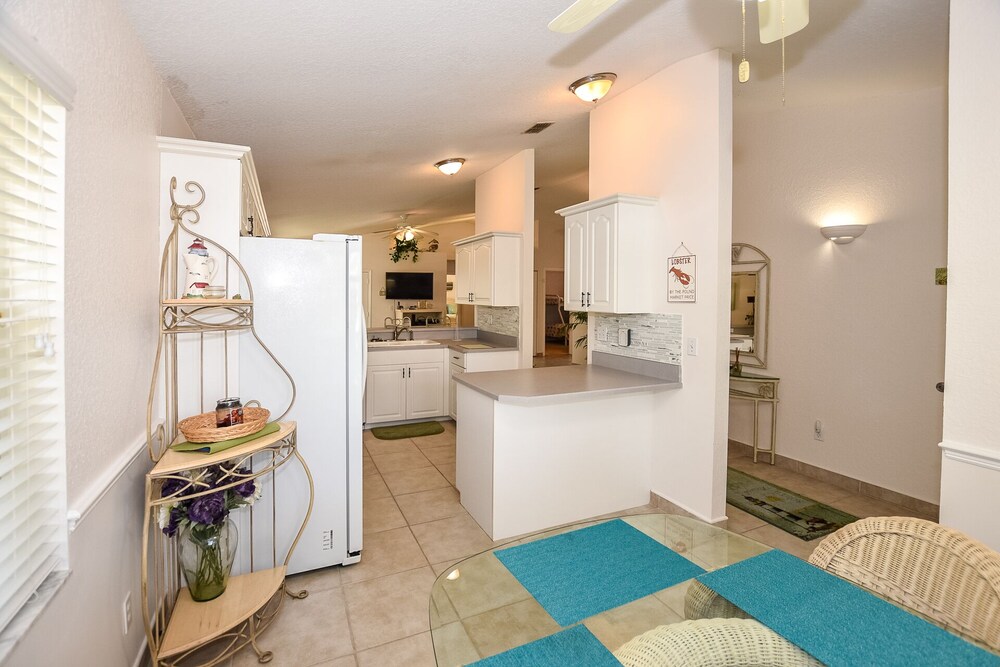 Private Pool PetFriendly LighthouseParadise! Just Two Minutes to