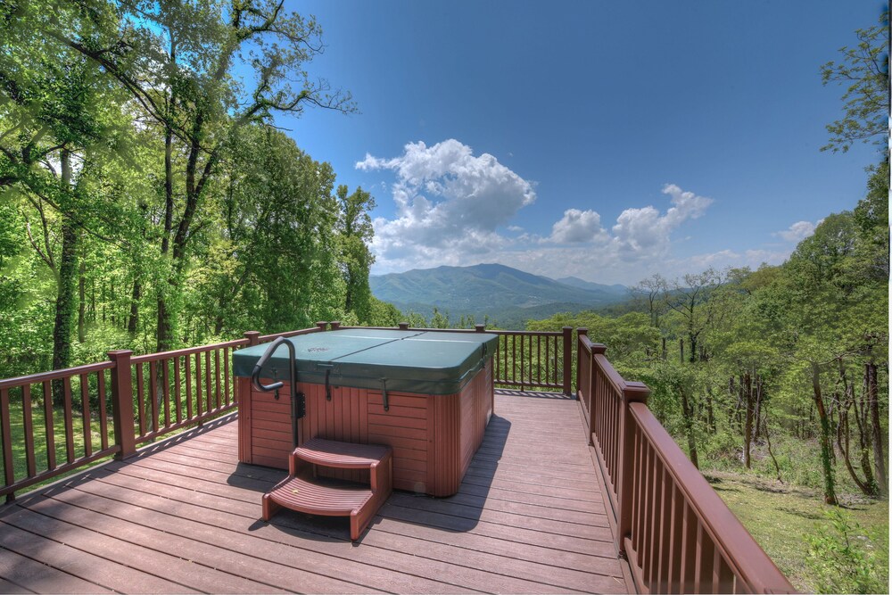 Shiloh- Split Level Ranch home w/Amazing Views