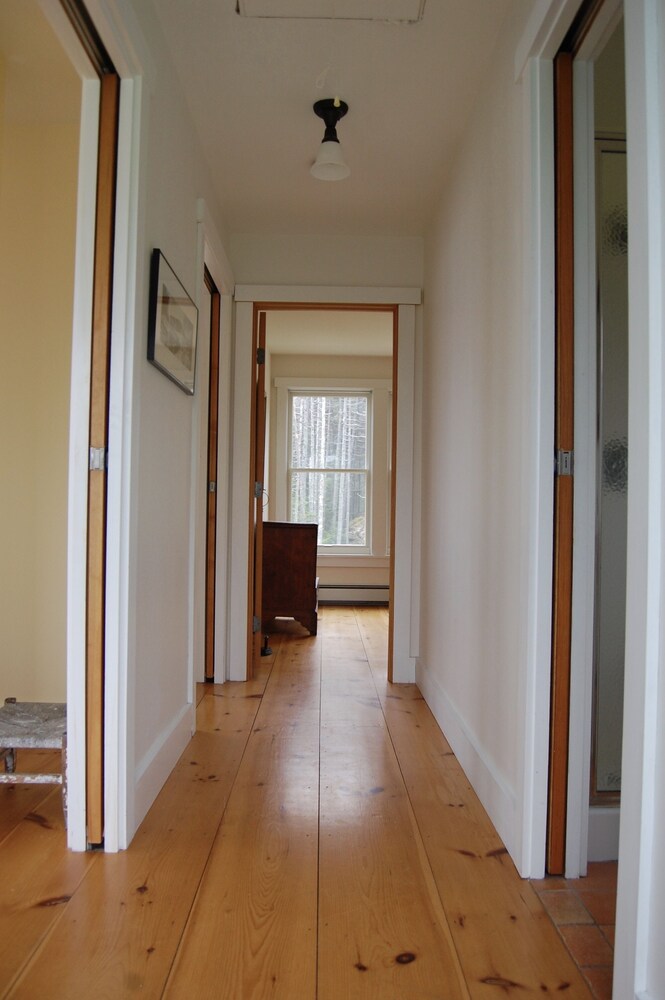 Beautiful Seaside Cottage with Expansive Ocean Views Tenants Harbor