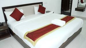 Free WiFi, linens
