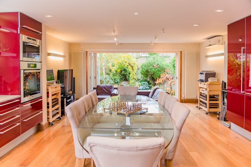 Luxury Family Friendly 5 Bed House In Sw London Stunning