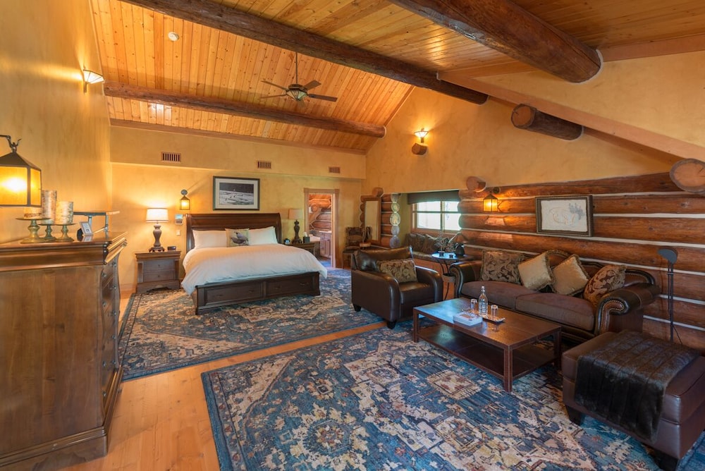 Leavenworth, Luxury River front home, vacation, business or family