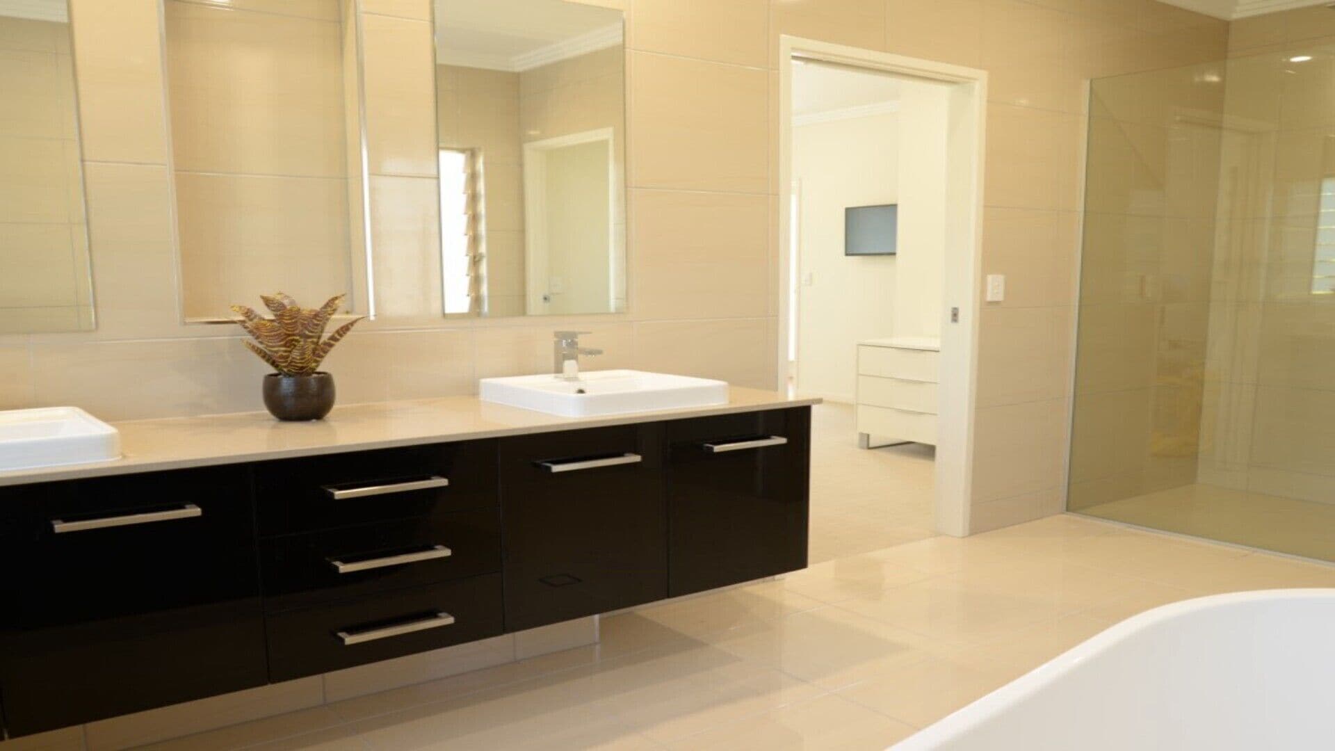 'LANDSCAPE @ PALM COVE'