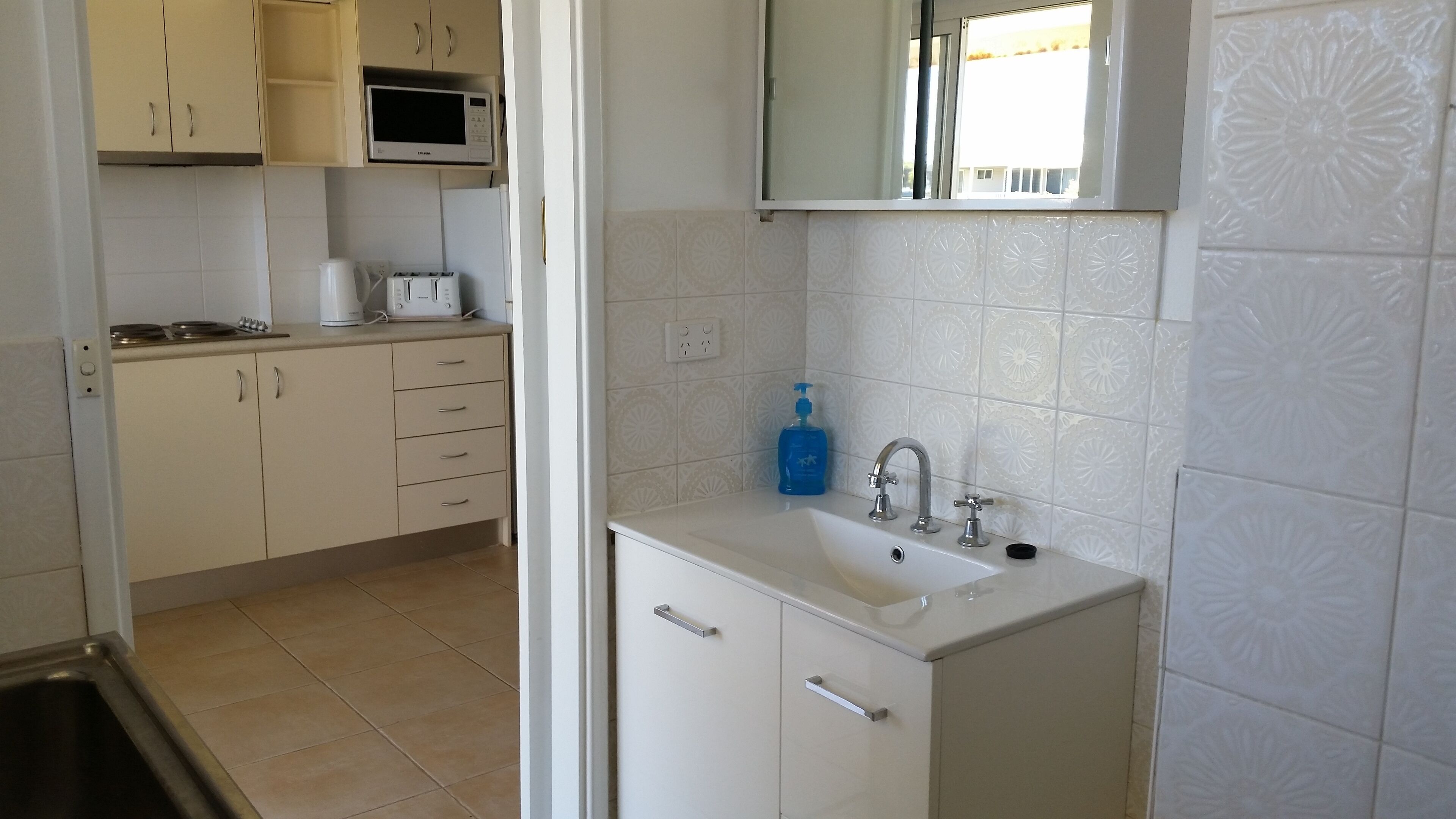 Happy Holidays Pet Friendly, Ledge Point