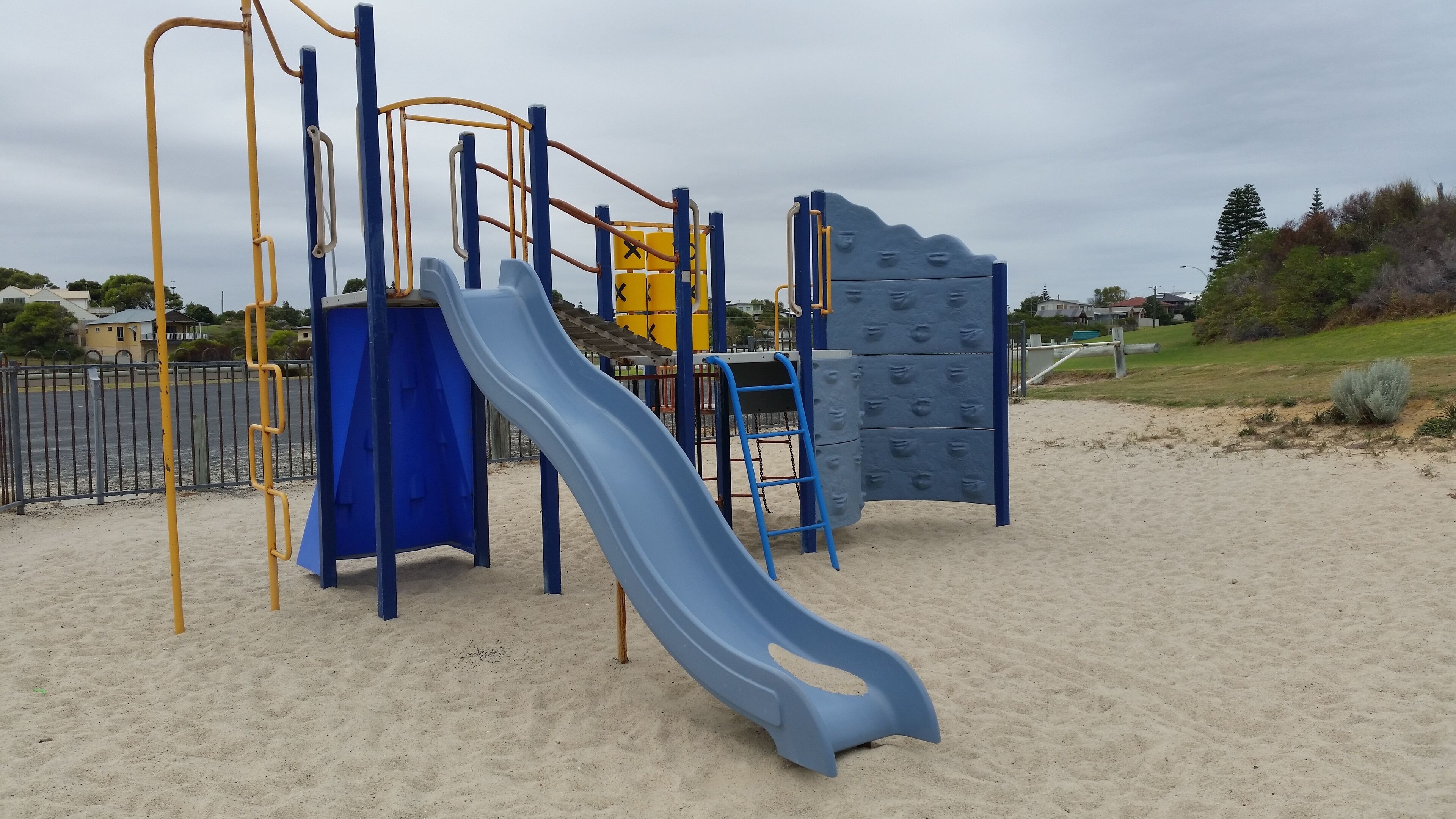 Happy Holidays Pet Friendly, Ledge Point