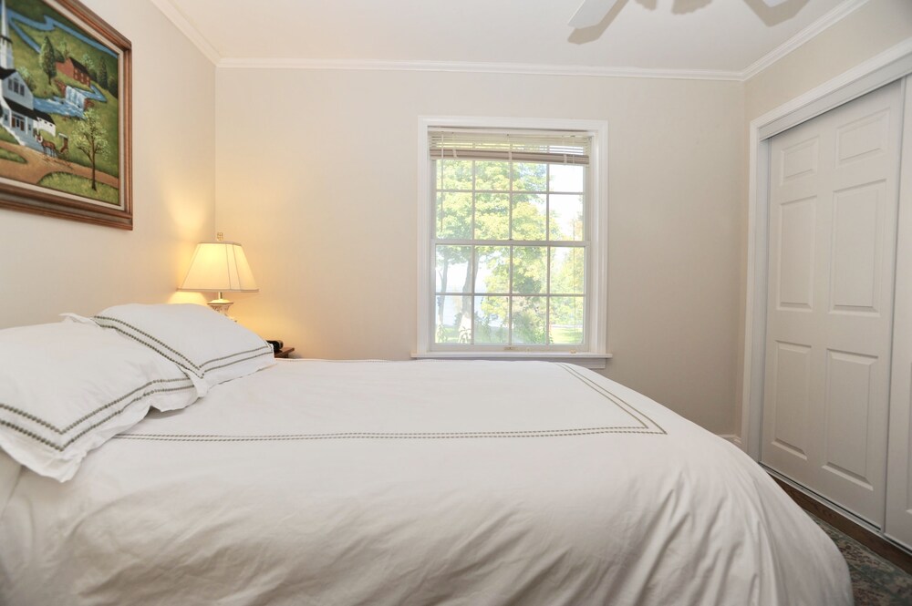 Luxury Carriage House on Maple Grove Estate Cape Vincent Vrbo