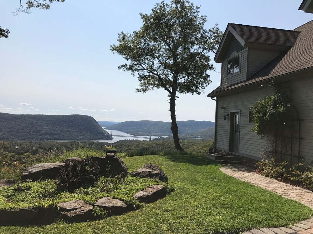 Serene Mountain Top Views overlooking Hudson River and Surrounding Highlands