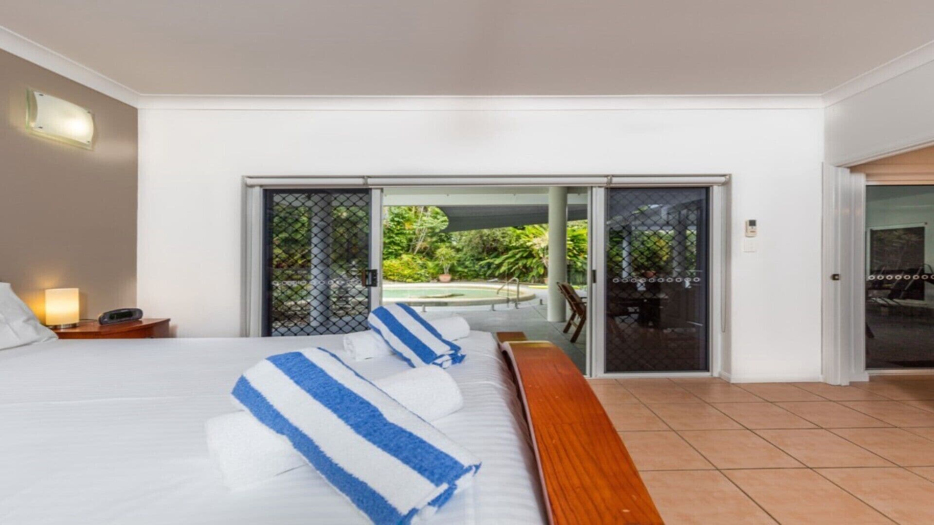 CRISTAL @ CLIFTON BEACH