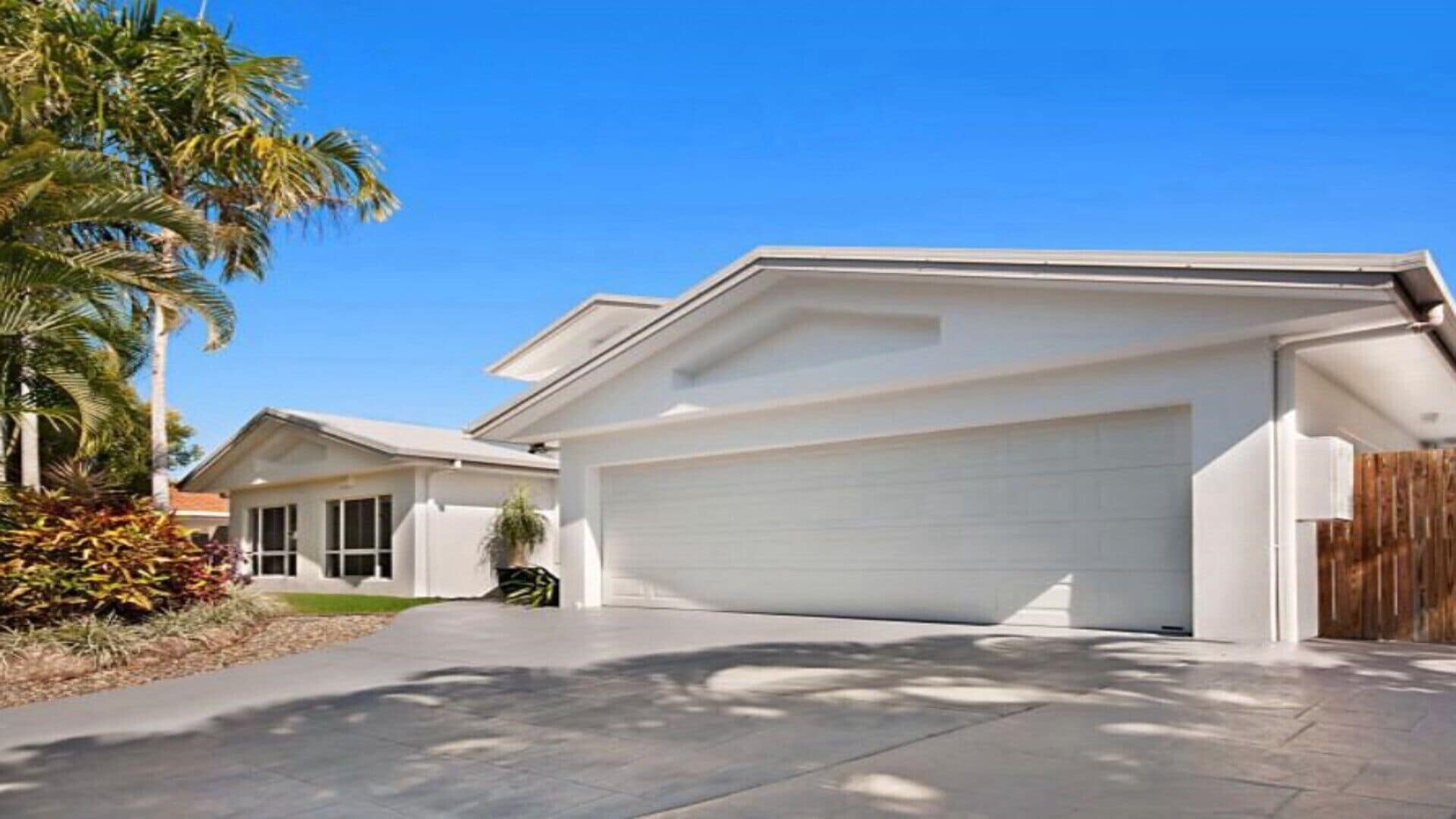 CRISTAL @ CLIFTON BEACH