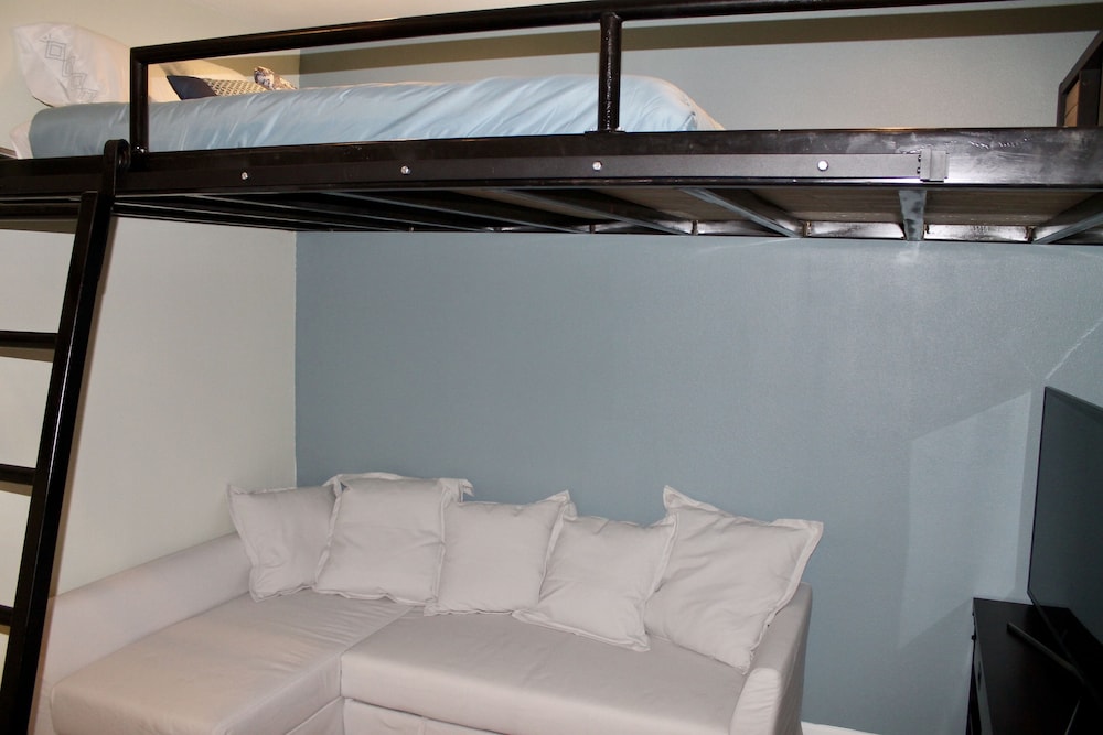 Tarrytown Garage Apartment Austin Vrbo