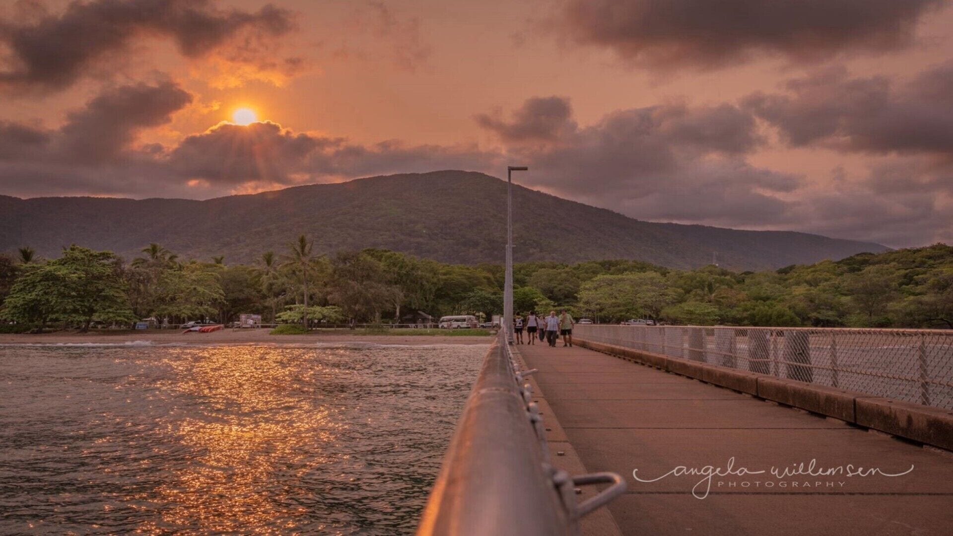 MUNBILLA@BUCHANS POINT PALM COVE