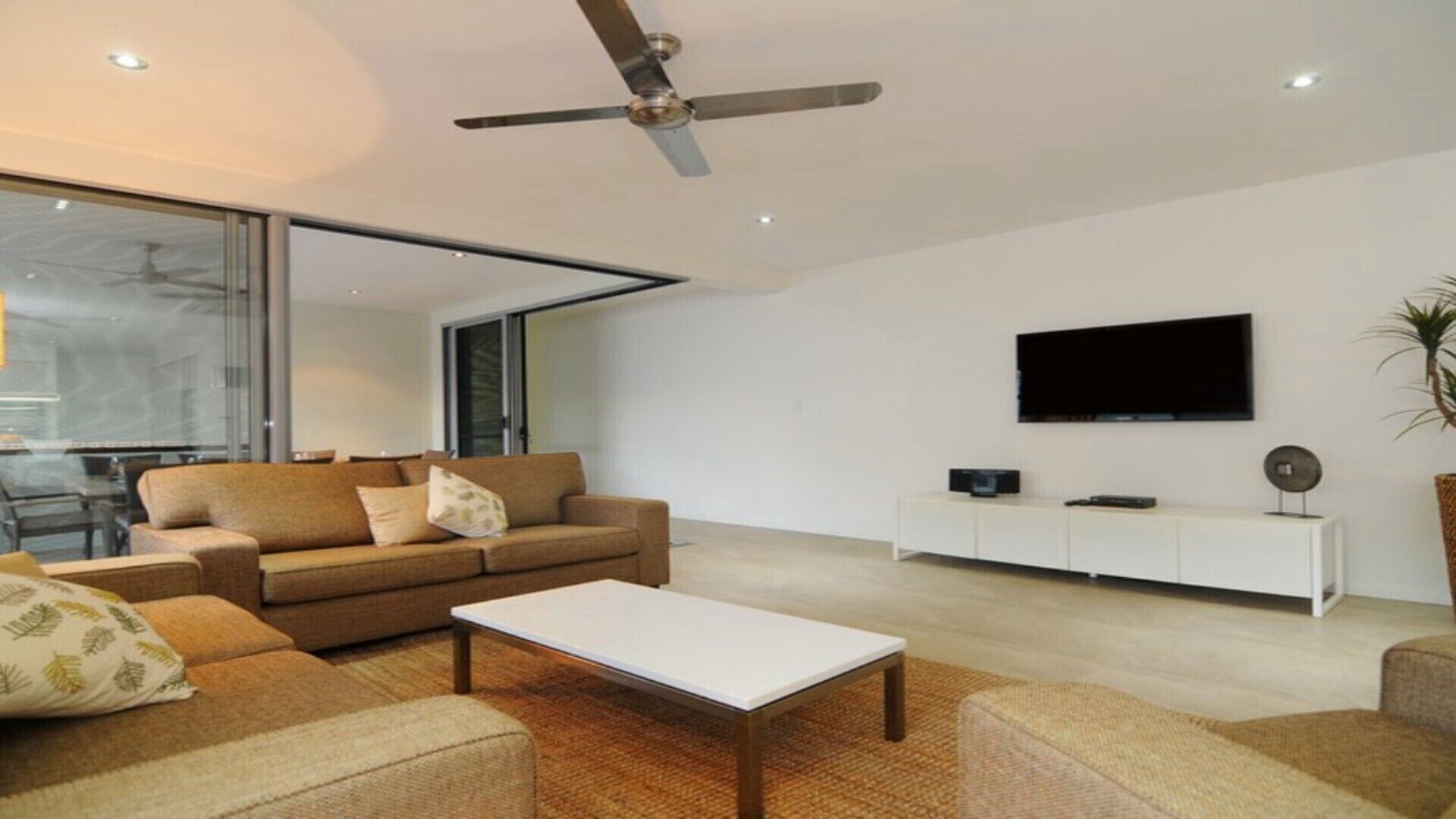 BEACH RETREAT @ PALM COVE