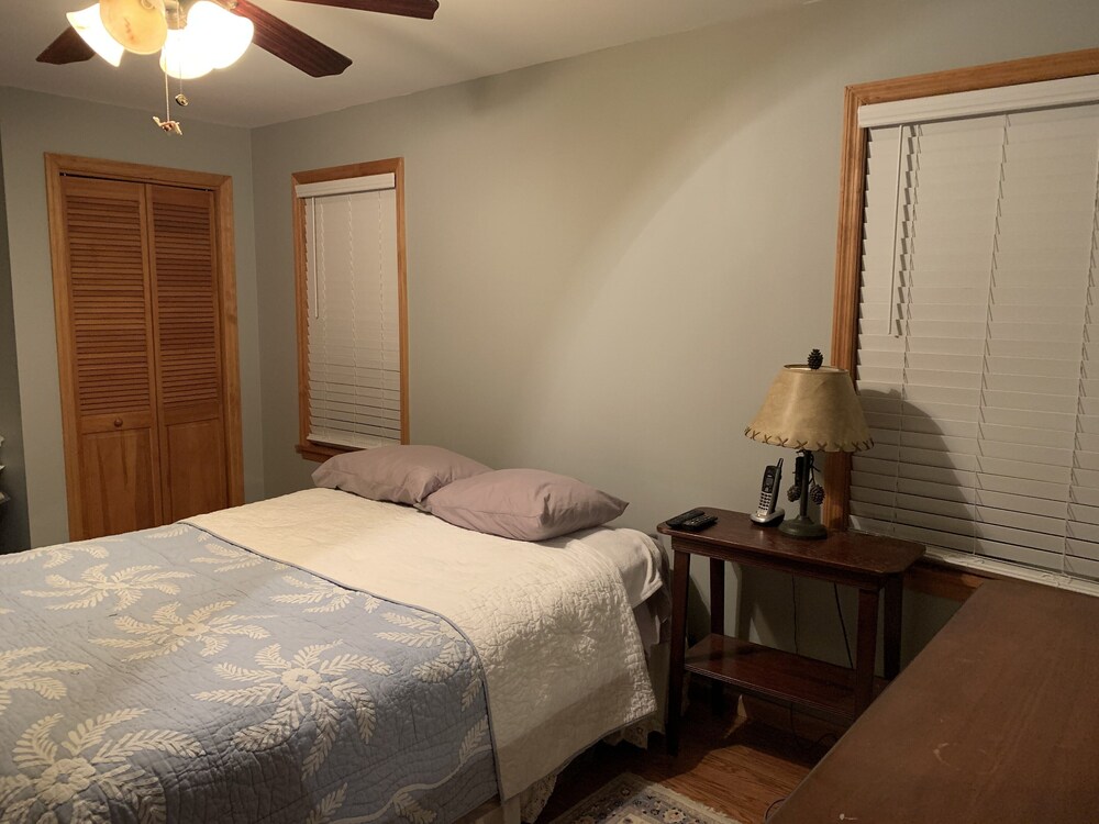 Peaceful Galway Lake Lakefront close to Saratoga has all the amenities