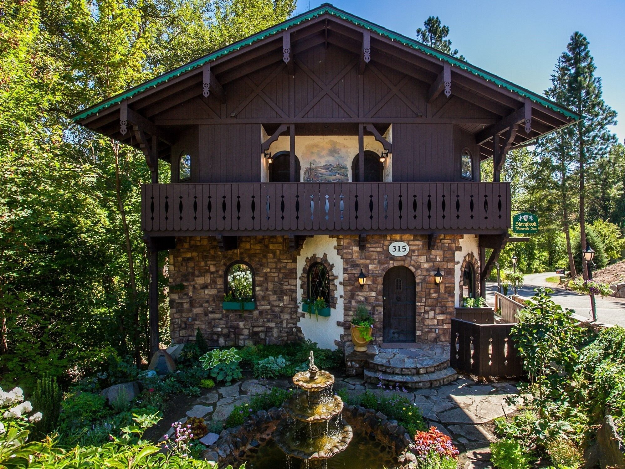 Top Hotels in Leavenworth, WA from 79 Save on Leavenworth Hotels