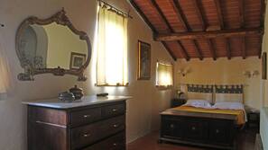 Iron/ironing board, free WiFi, linens
