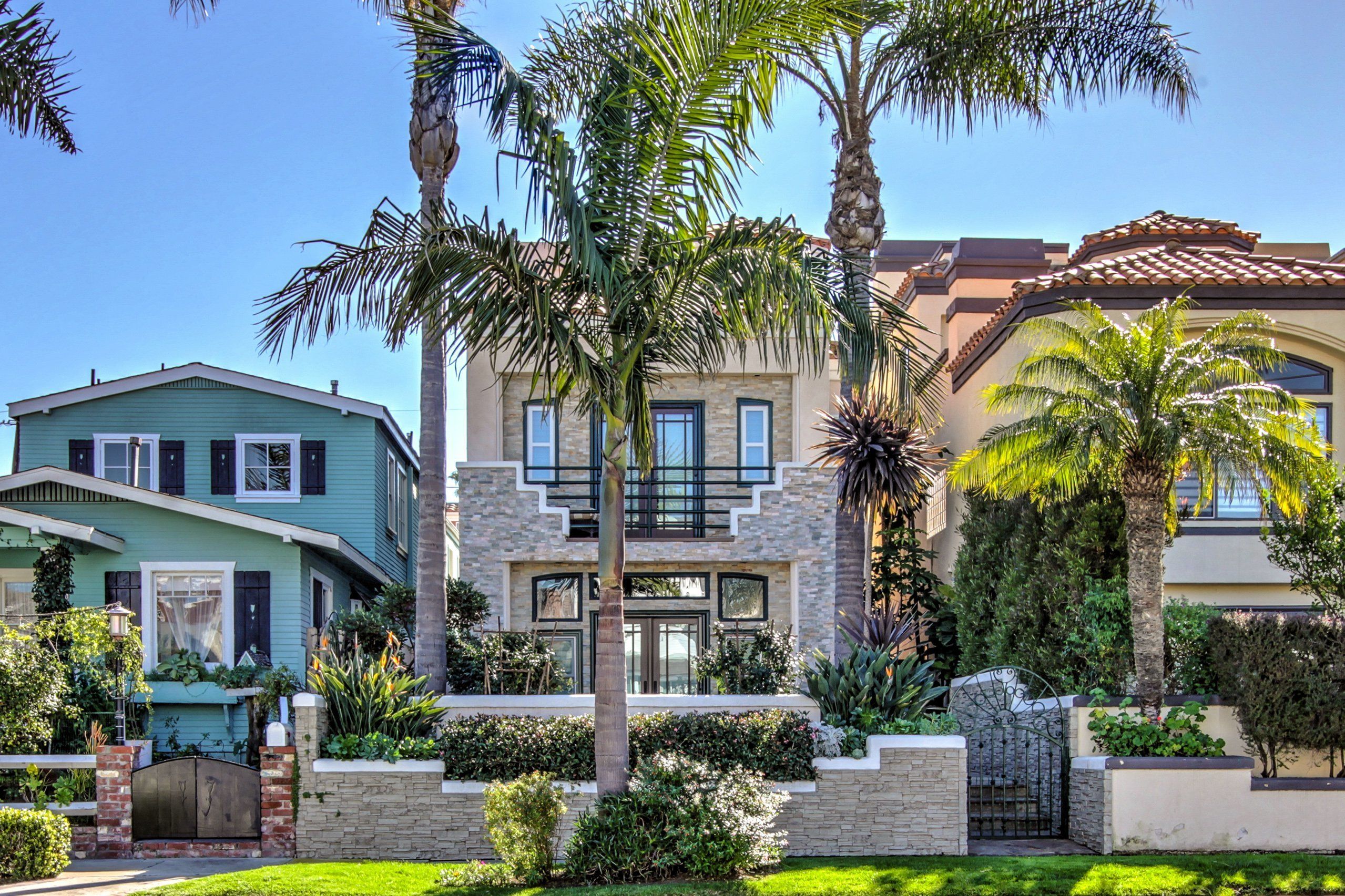 Designer - 3 Br Home in Huntington Beach, United States