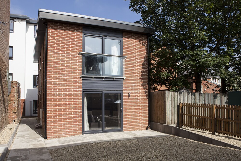 Saracens Courtyard Apartments