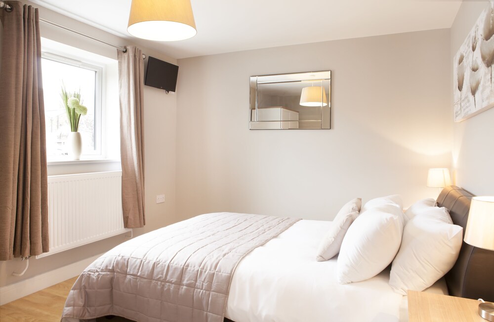 Saracens Courtyard Apartments