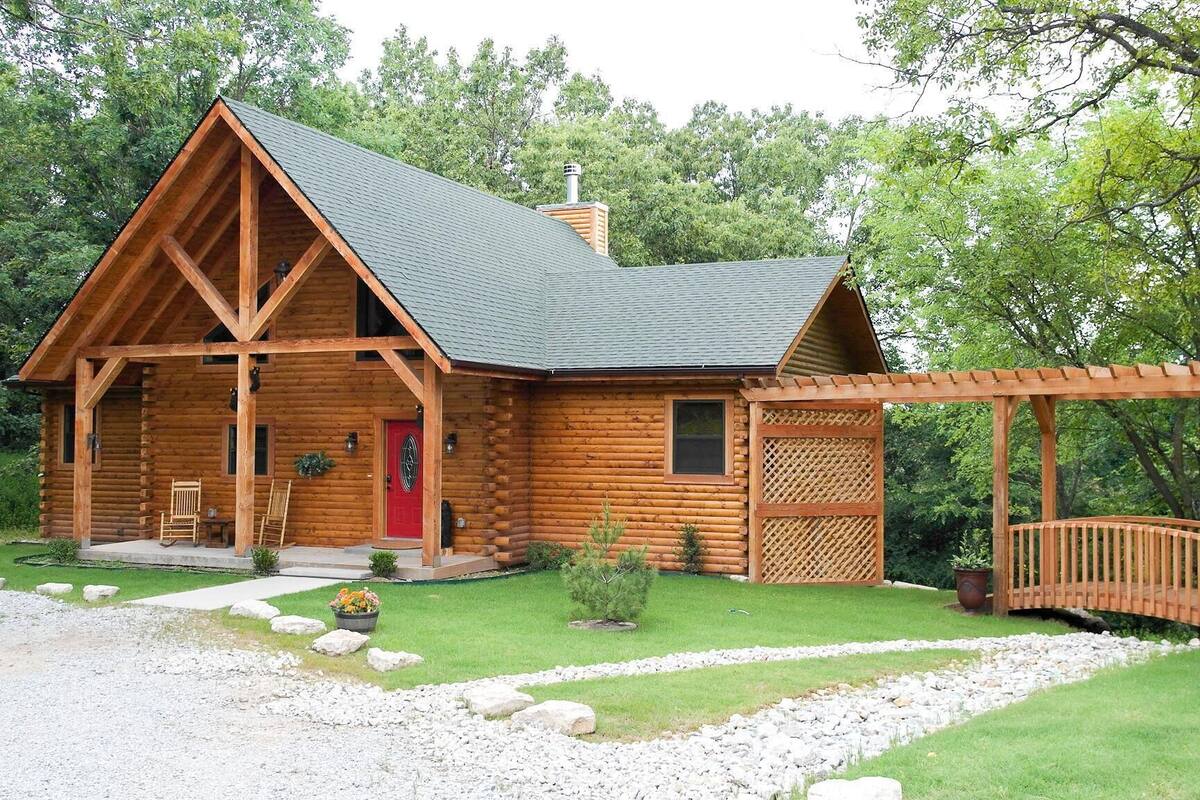 Romantic Log Cabin With Woodburning Fireplace And Private Hot Tub 2021 Room Prices Deals Reviews Expedia Com