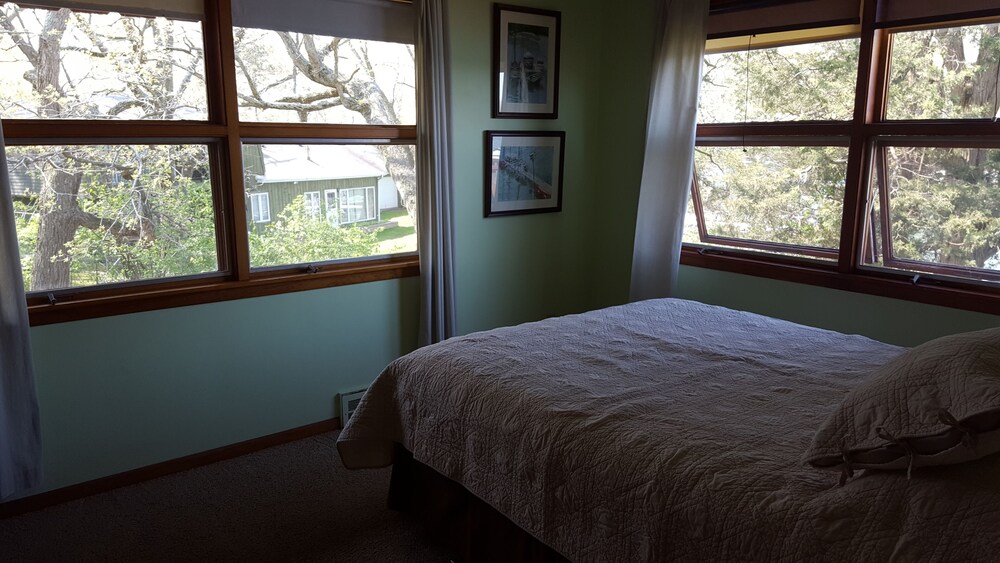 Laid Back Lakefront CottageFamily Fun on Powers Lake Powers Lake Vrbo