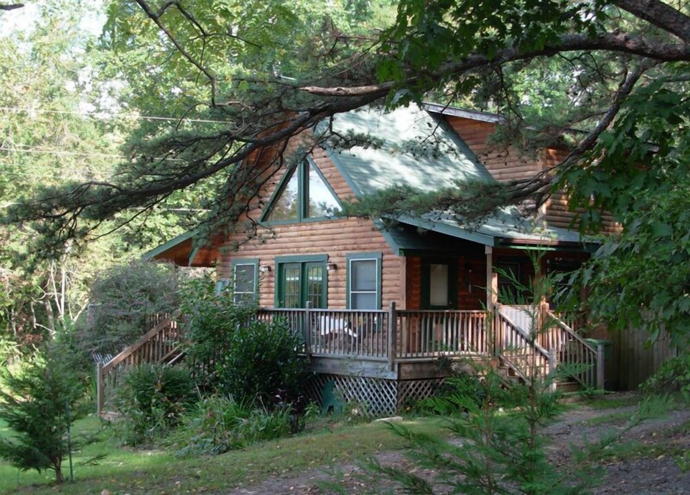 Pet Friendly Log Cabin With Hot Tub Fireplace In Asheville