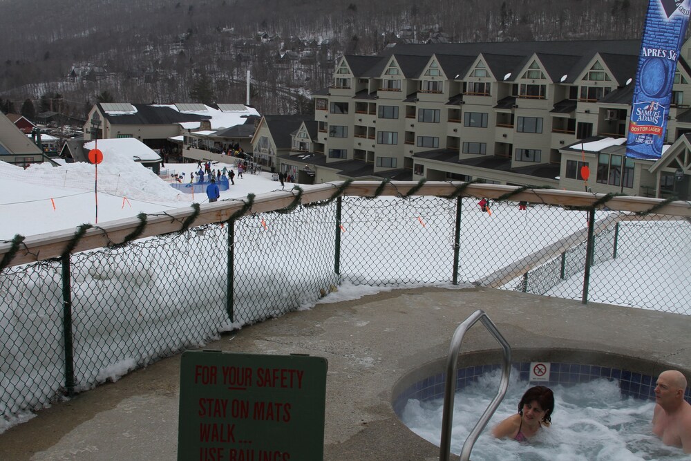 Loon Mountain Luxury 4 Level Townhouse Over 1,700 Sq. Ft.