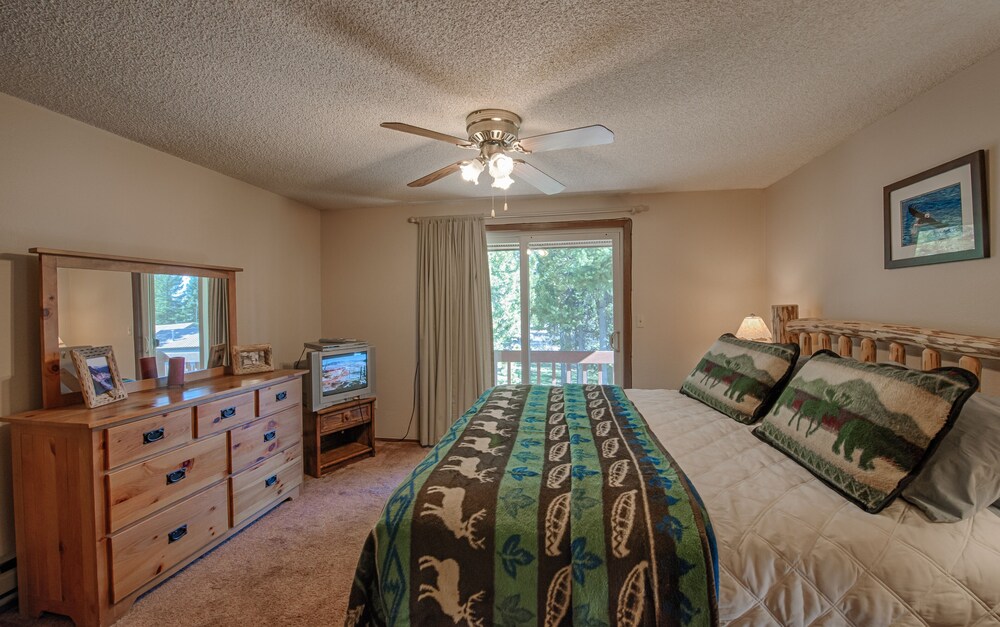 West Yellowstone/Intown Condo. Snowmobiling directly from front door