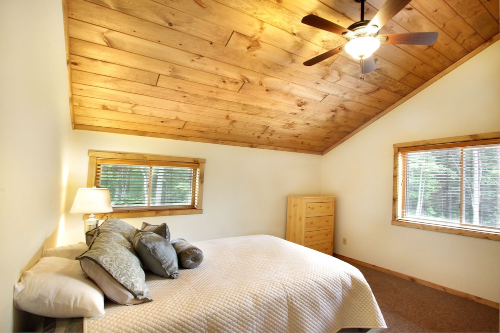 Stunning views and fun at brand new home on Eagle River Chain Catfish