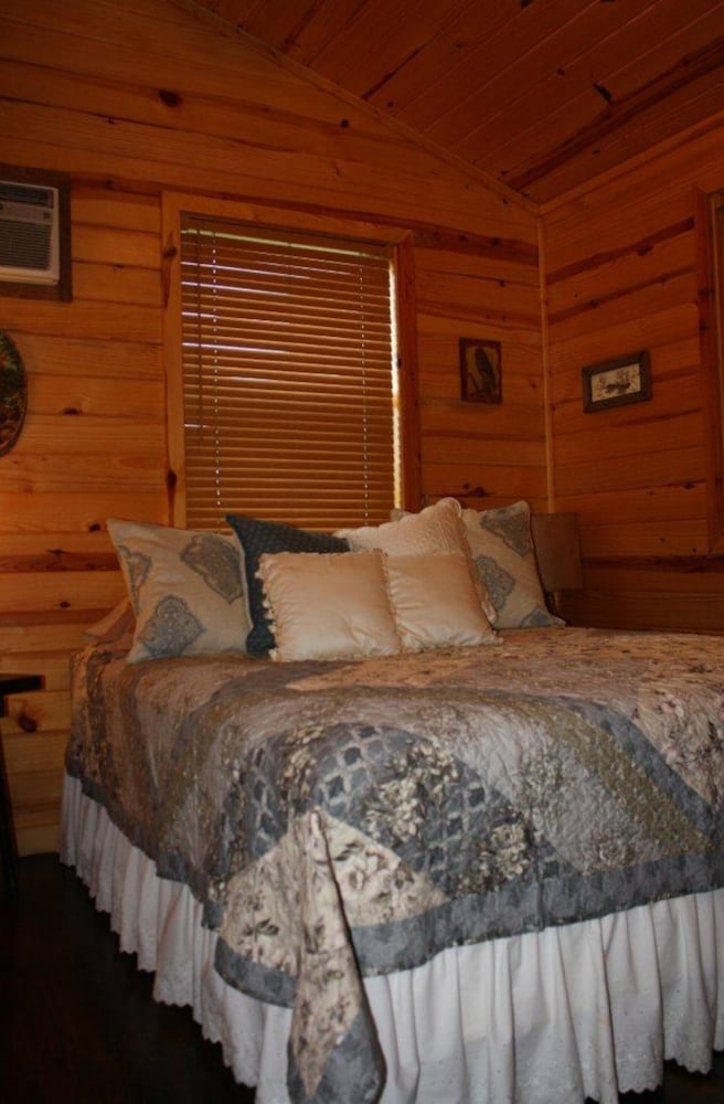 Morningstar Cabin Caddo River. GREAT VALUE!!!!!!!!!!! River access