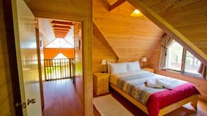 3 bedrooms, iron/ironing board, free WiFi, linens