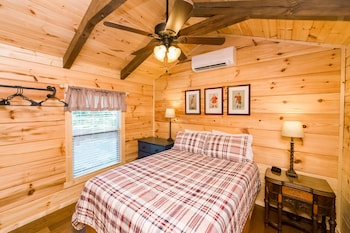 Tiny Cabin In Tryon Nc 3 Miles To Tiec Pet Friendly Asheville