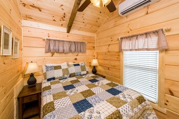 Tiny Cabin In Tryon Nc 3 Miles To Tiec Pet Friendly Asheville