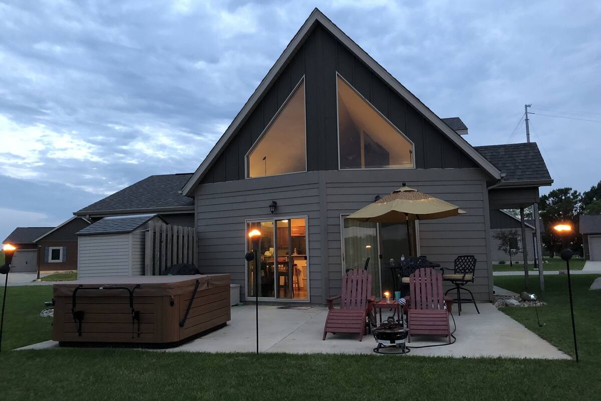 2 Bedroom Cabin In Spirit Lake Expedia Vacation Rentals