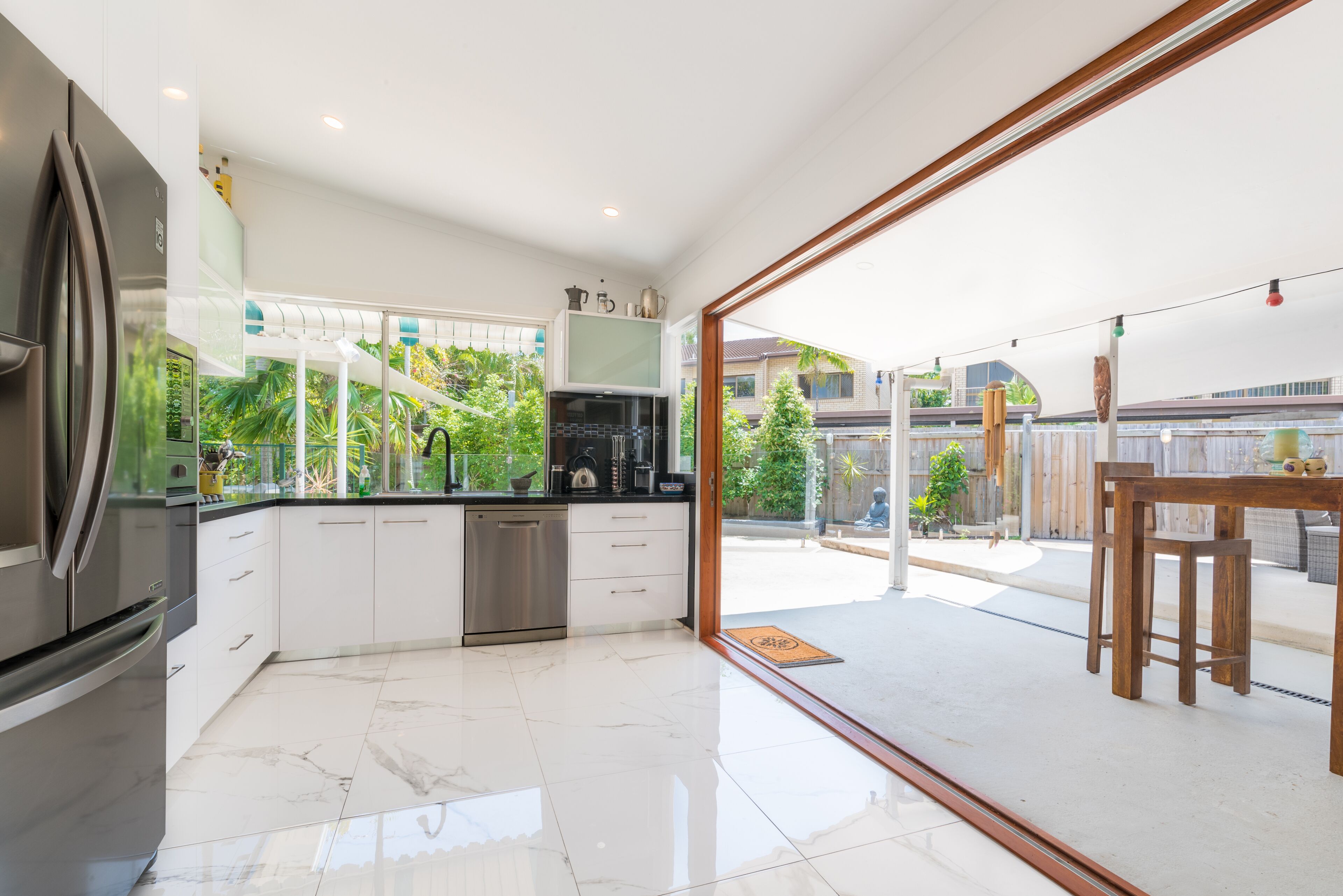 Beach House with Huge Private Pool and Fantastic Outdoor Entertaining!