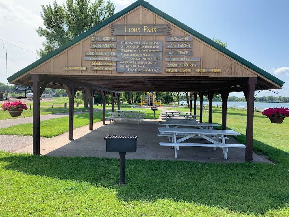 Winstock Country Music Festival and many fun things to do in a small