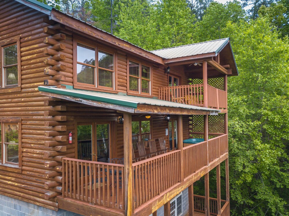 Heaven's Garden: Spectacular View, Top Amenities, Near