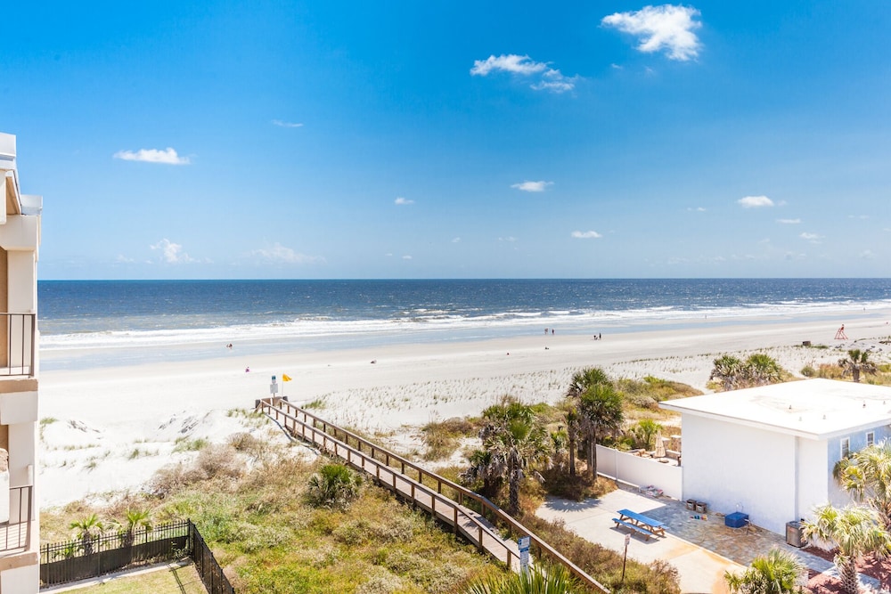 Wowza! 😎 * Panoramic Ocean Views from   5th floor get-away & pets welcome