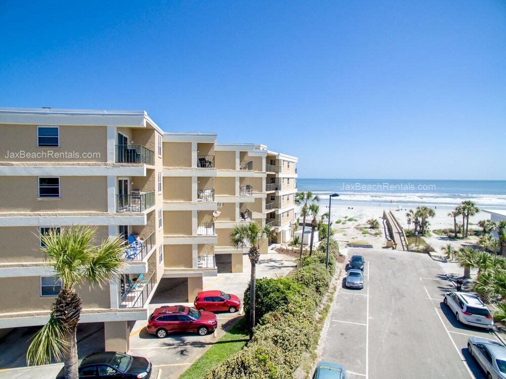 Wowza! 😎 * Panoramic Ocean Views from   5th floor get-away & pets welcome