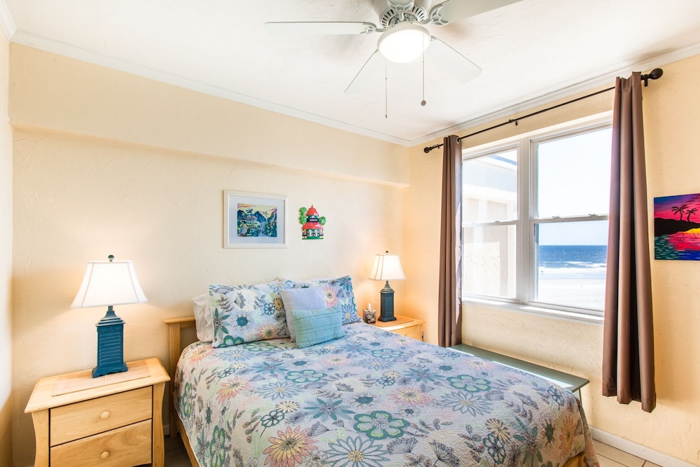 Wowza! 😎 * Panoramic Ocean Views from   5th floor get-away & pets welcome