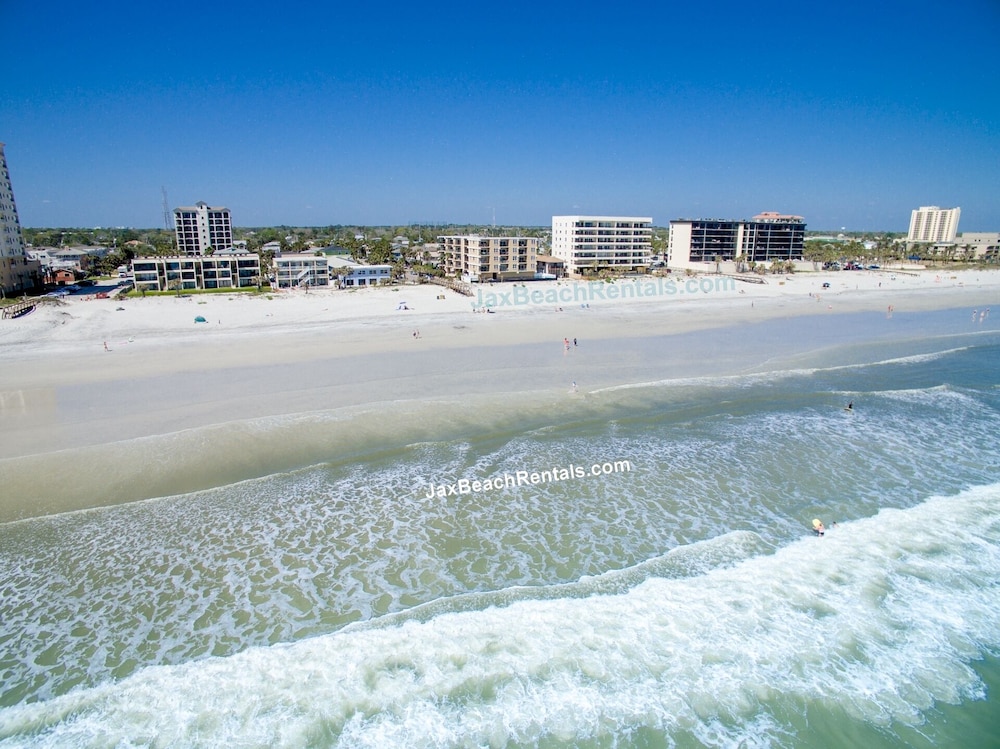 Wowza! 😎 * Panoramic Ocean Views from   5th floor get-away & pets welcome