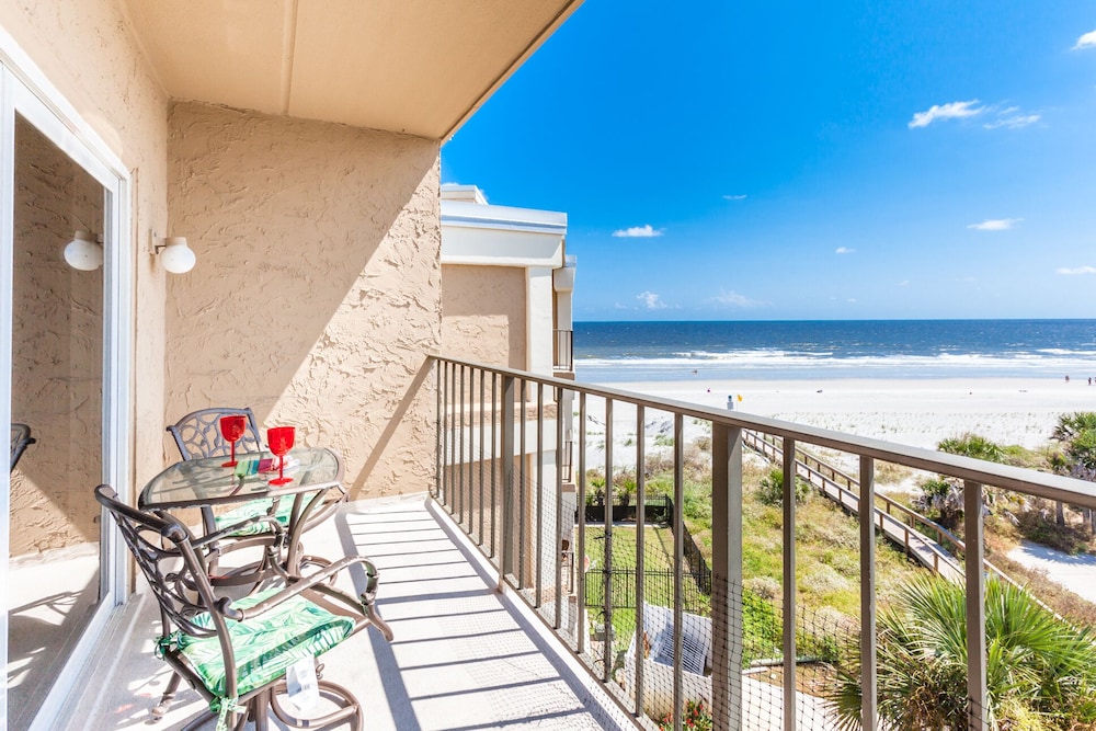 Wowza! 😎 * Panoramic Ocean Views from   5th floor get-away & pets welcome