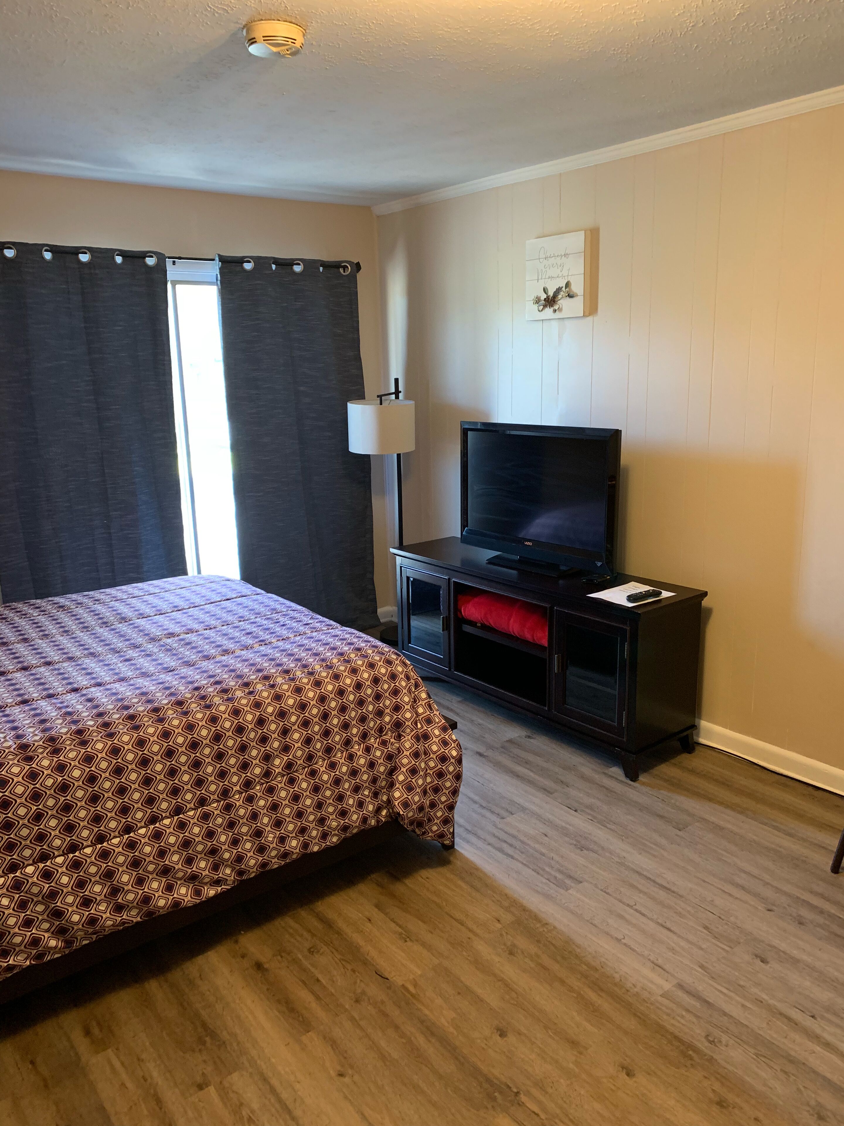 Wolf Creek Studio Apartments 212 by Nancy Kay Homes Llc in Beckley, United States