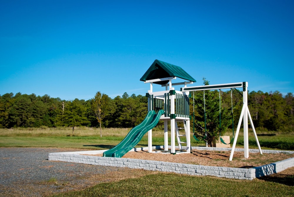 Weddings/Reunions/Corp & Private Retreats 22 Acre Chesapeake Waterfront Estate