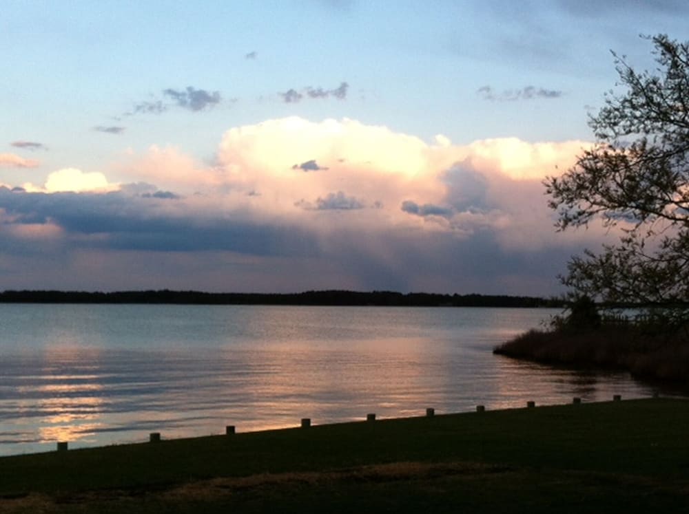 Weddings/Reunions/Corp & Private Retreats 22 Acre Chesapeake Waterfront Estate