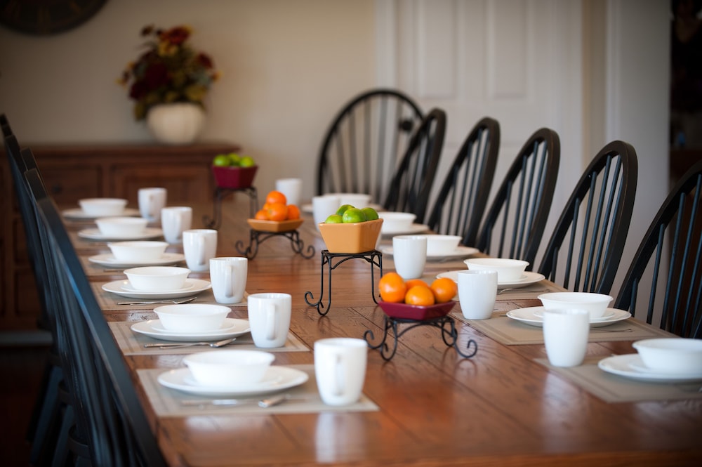 Weddings/Reunions/Corp & Private Retreats 22 Acre Chesapeake Waterfront Estate