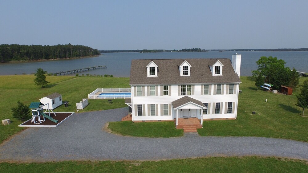 Weddings/Reunions/Corp & Private Retreats 22 Acre Chesapeake Waterfront Estate