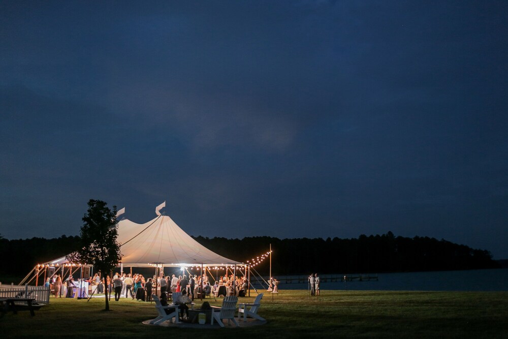 Weddings/Reunions/Corp & Private Retreats 22 Acre Chesapeake Waterfront Estate