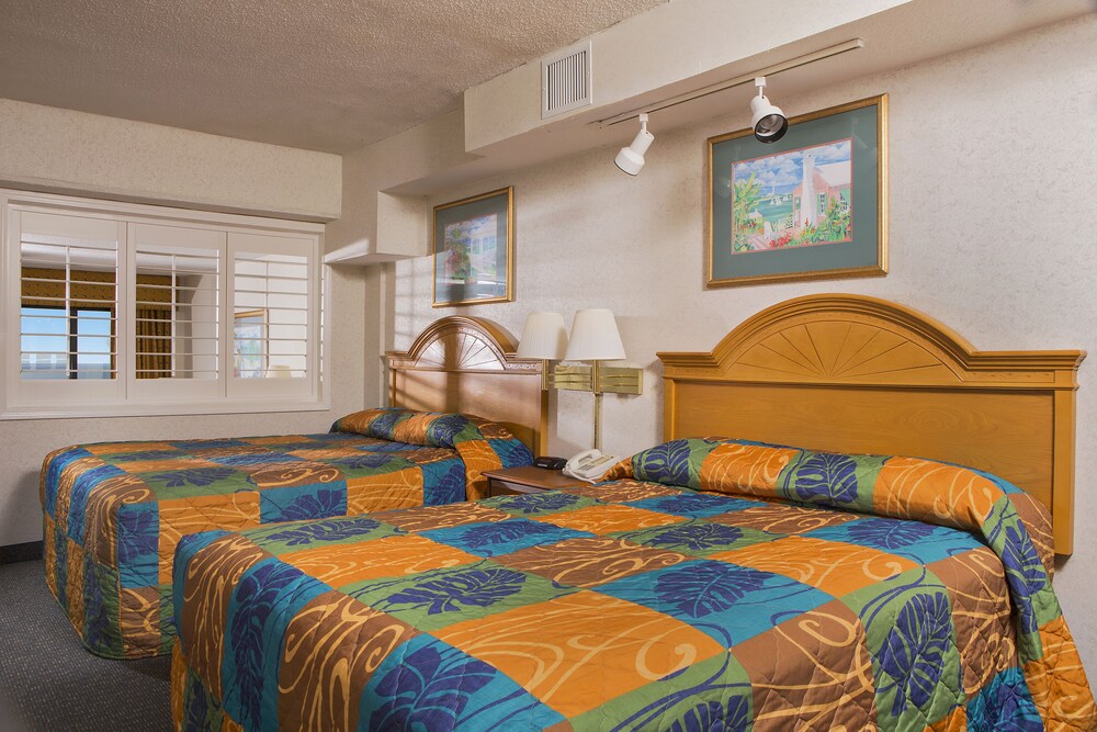 Oceanfront Suite w/Amazing View + Official On-Site Rental Privileges