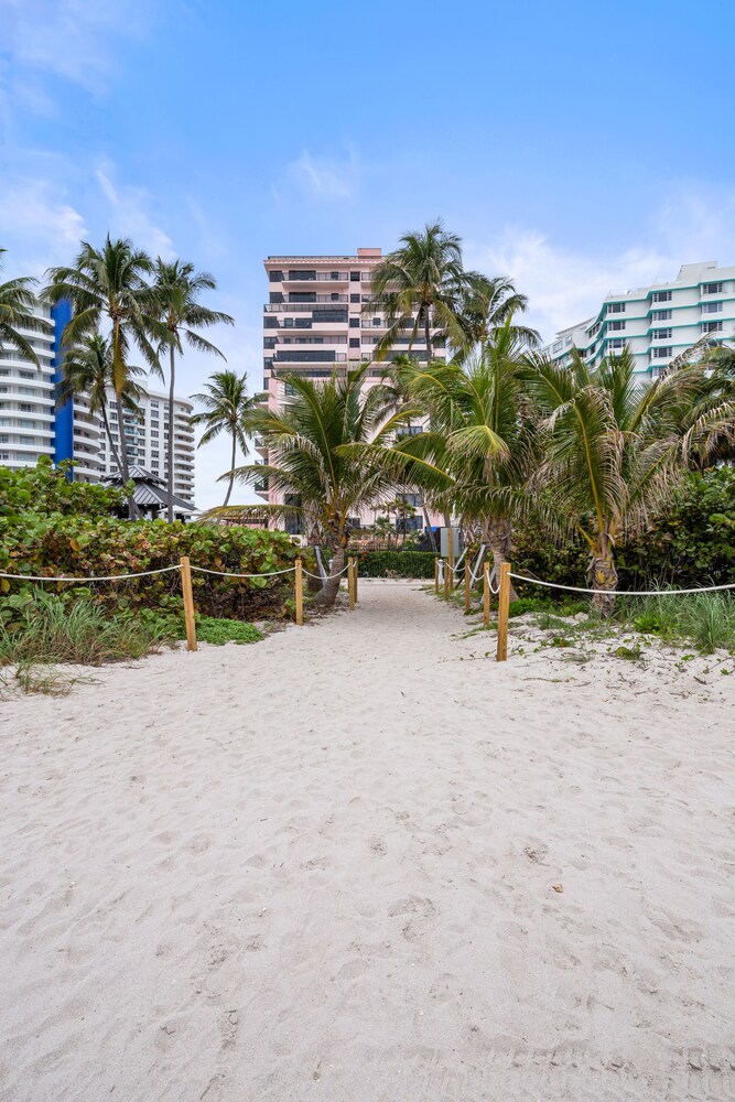 Glamorous Oceanfront